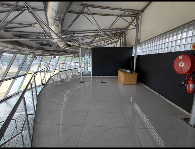 17,700M² SHOWROOM FOR SALE IN RANDJESPARK